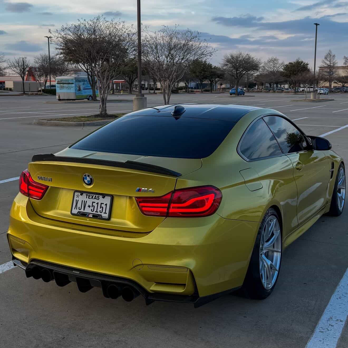 F82 M4 CS Style Carbon Fiber Trunk Spoiler