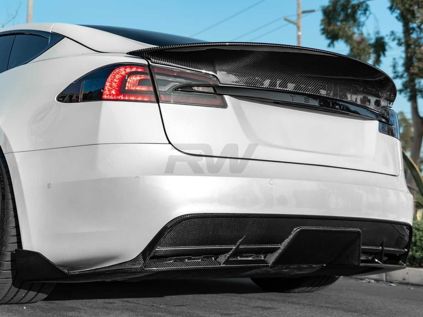 Model S/Plaid Carbon Fiber Rear Diffuser